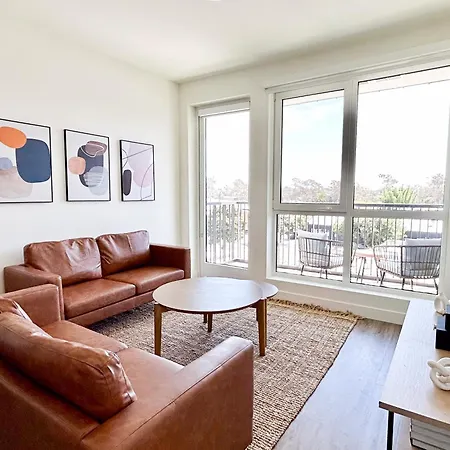 Trendy 2Bd 2Bth Apt In Santa Monica!